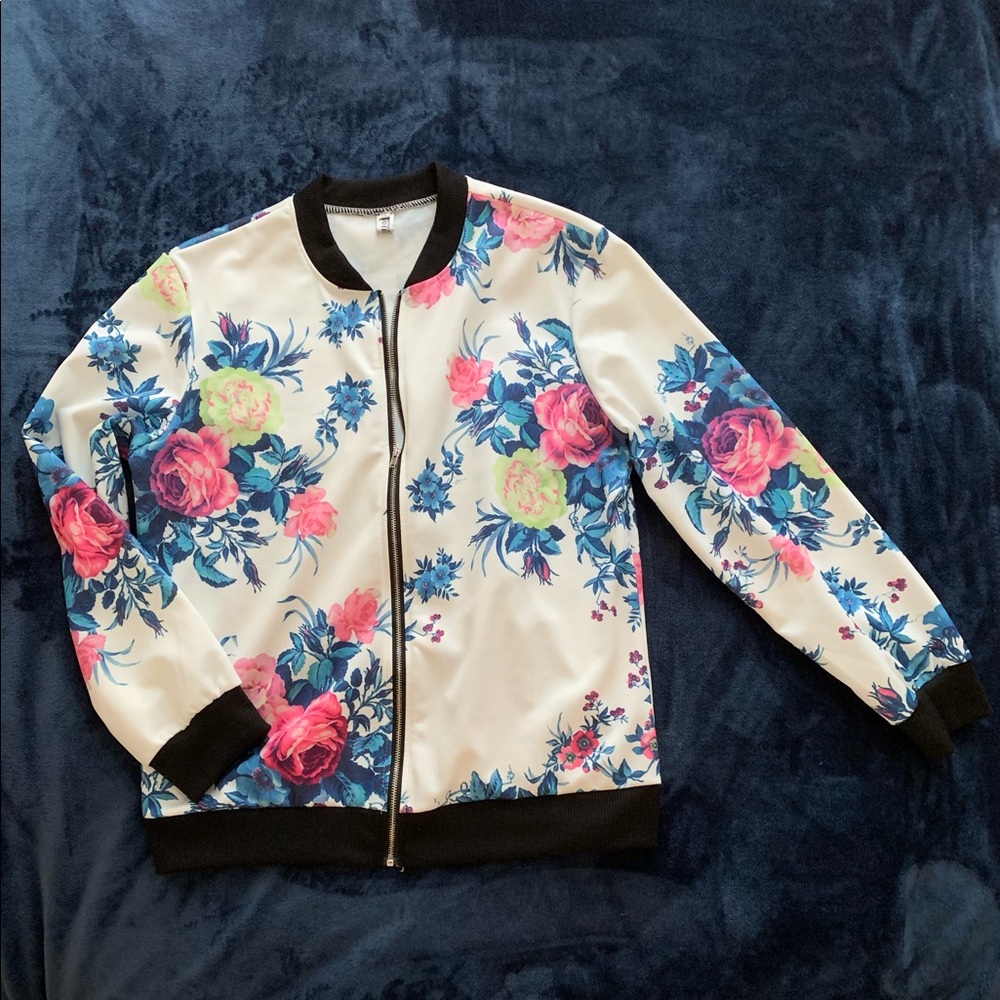 Floral print jacket size xxl.